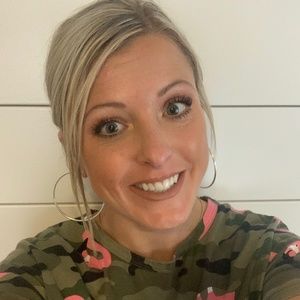 Meet your Posher, Alicia